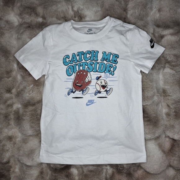 Nike Short Sleeve T-Shirt & Cargo Shorts 2 Piece Set White/Black Size 6 Boys NWT - Picture 2 of 8